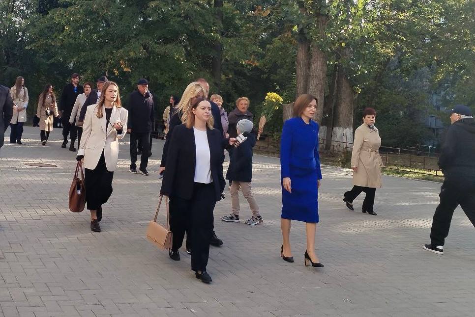 Maia Sandu și-a exercitat dreptul de vot: „Moldova este casa noastră scumpă, o putem salva prin votul nostru”