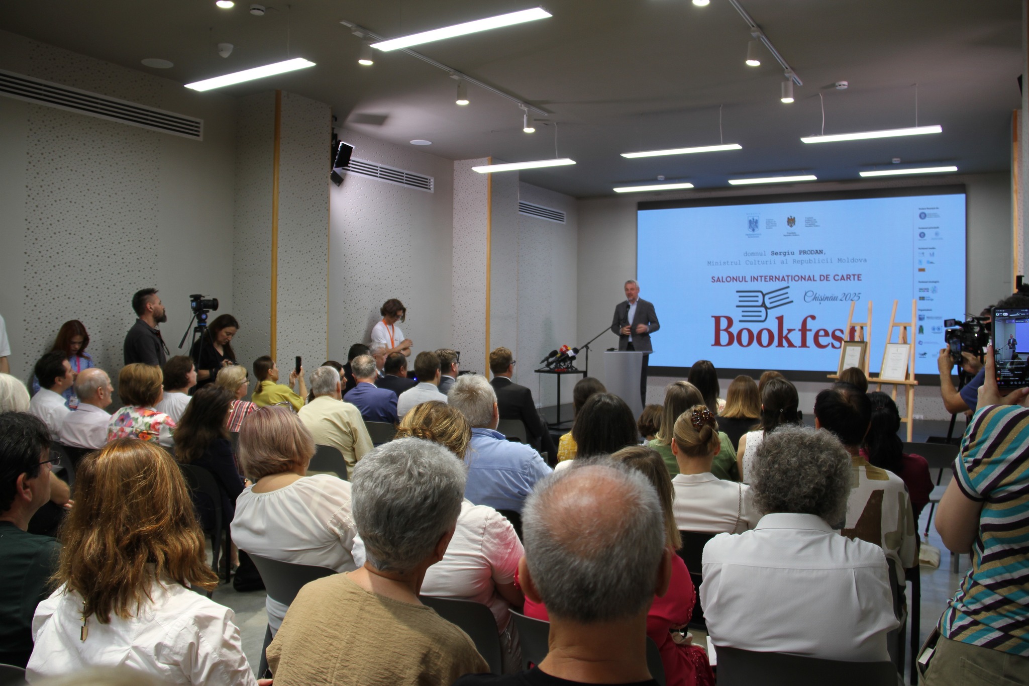 Bookfest Chișinău 2025: Capitala devine epicentrul cărții și culturii românești