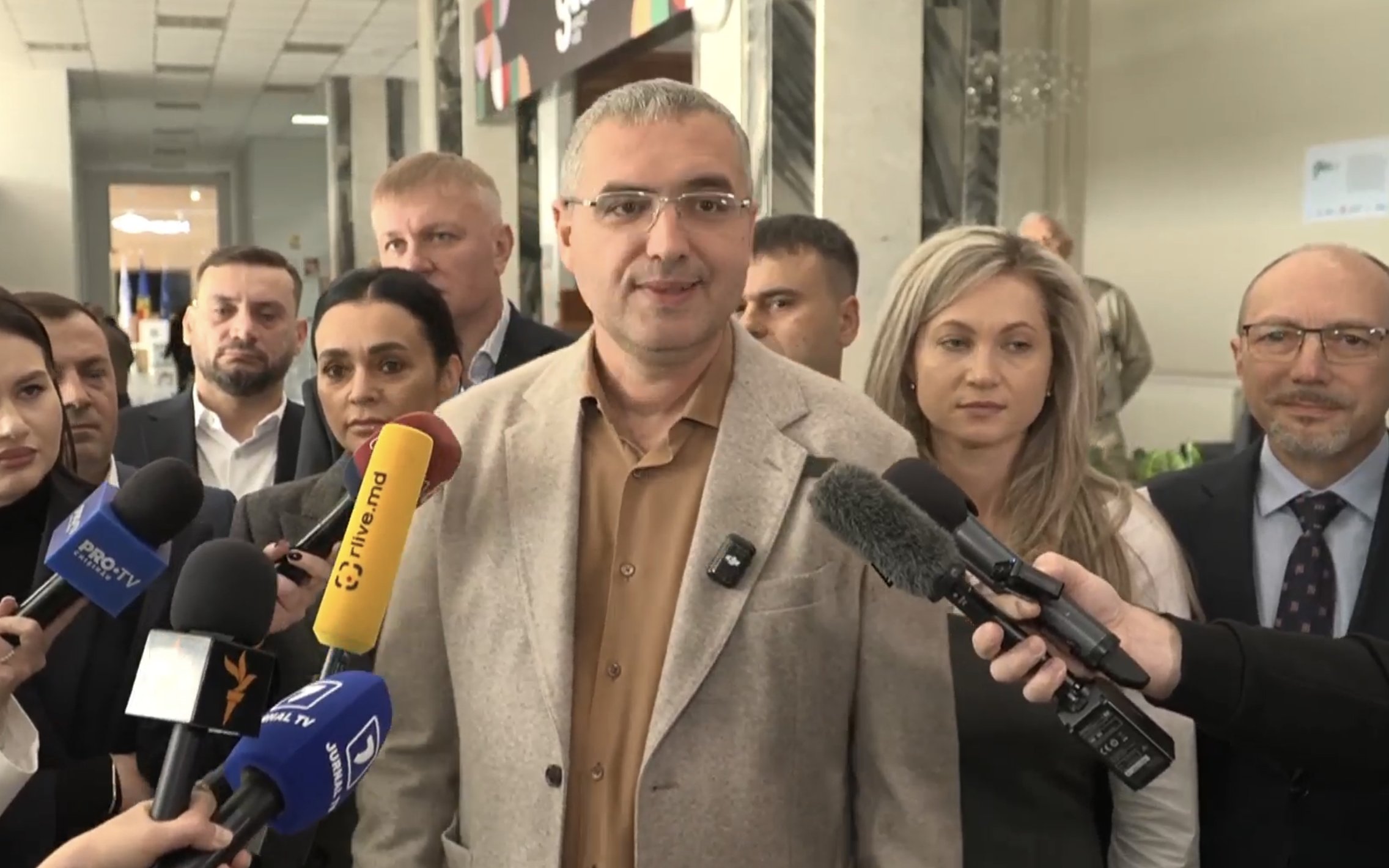 Renato Usatîi a votat pentru un pas nou: ”Să începem un pas nou spre prosperitate și dezvoltare”