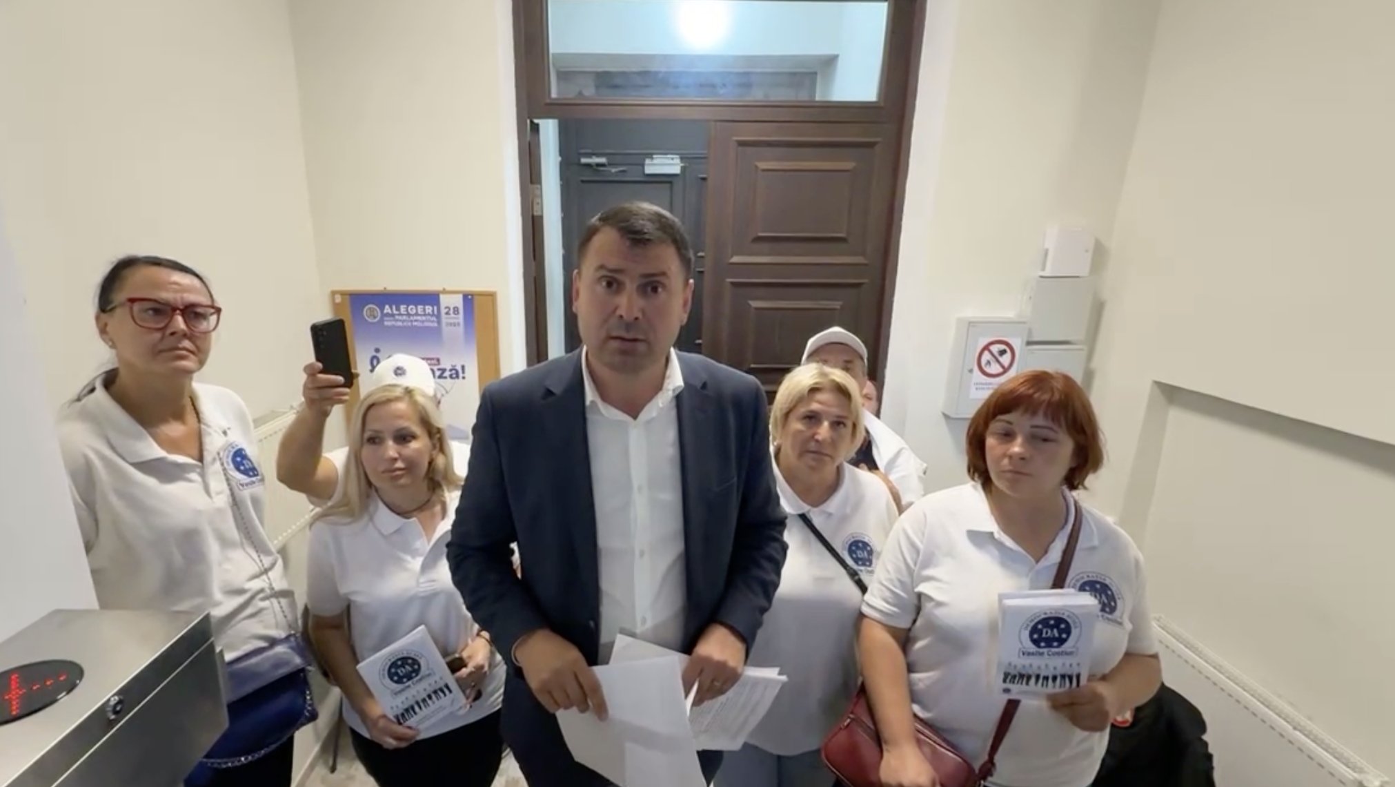 Partidul ”Democrația Acasă”, sancționat de CEC. Riscă excluderea din campanie dacă nu își modifică lista în 24 de ore