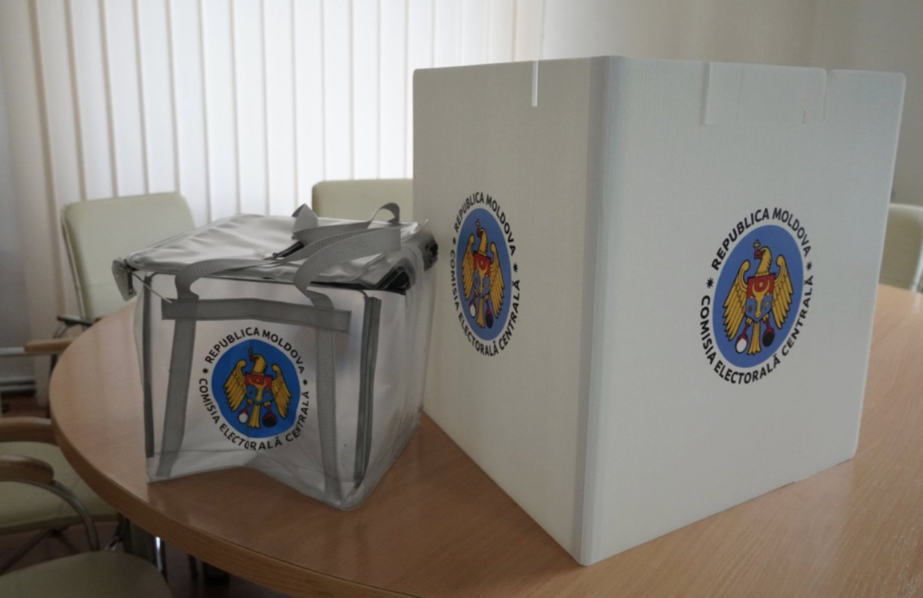 La urne, chiar și din patul de spital: Bolnavii și-au exercitat dreptul la vot cu ajutorul urnei mobile