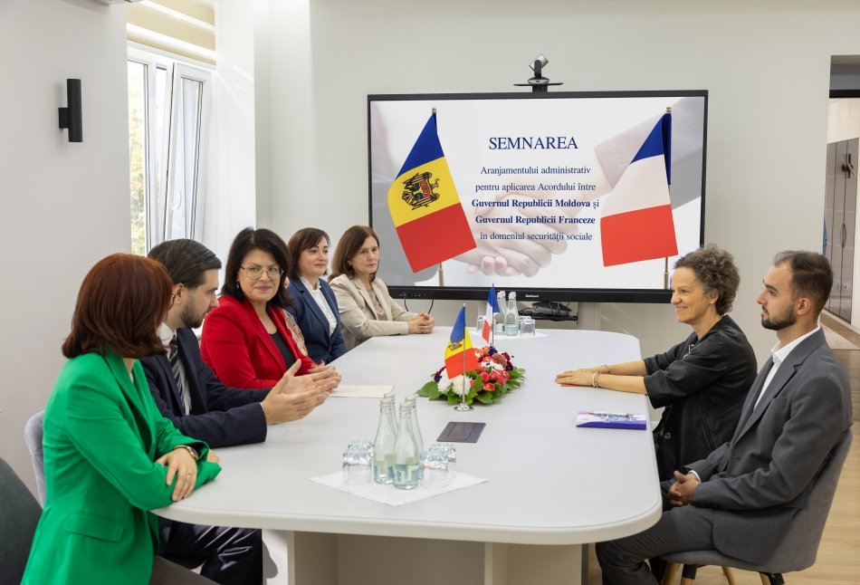 Moldovenii care lucrează legal în Franța vor primi prestații sociale. A fost semnat acordul bilateral