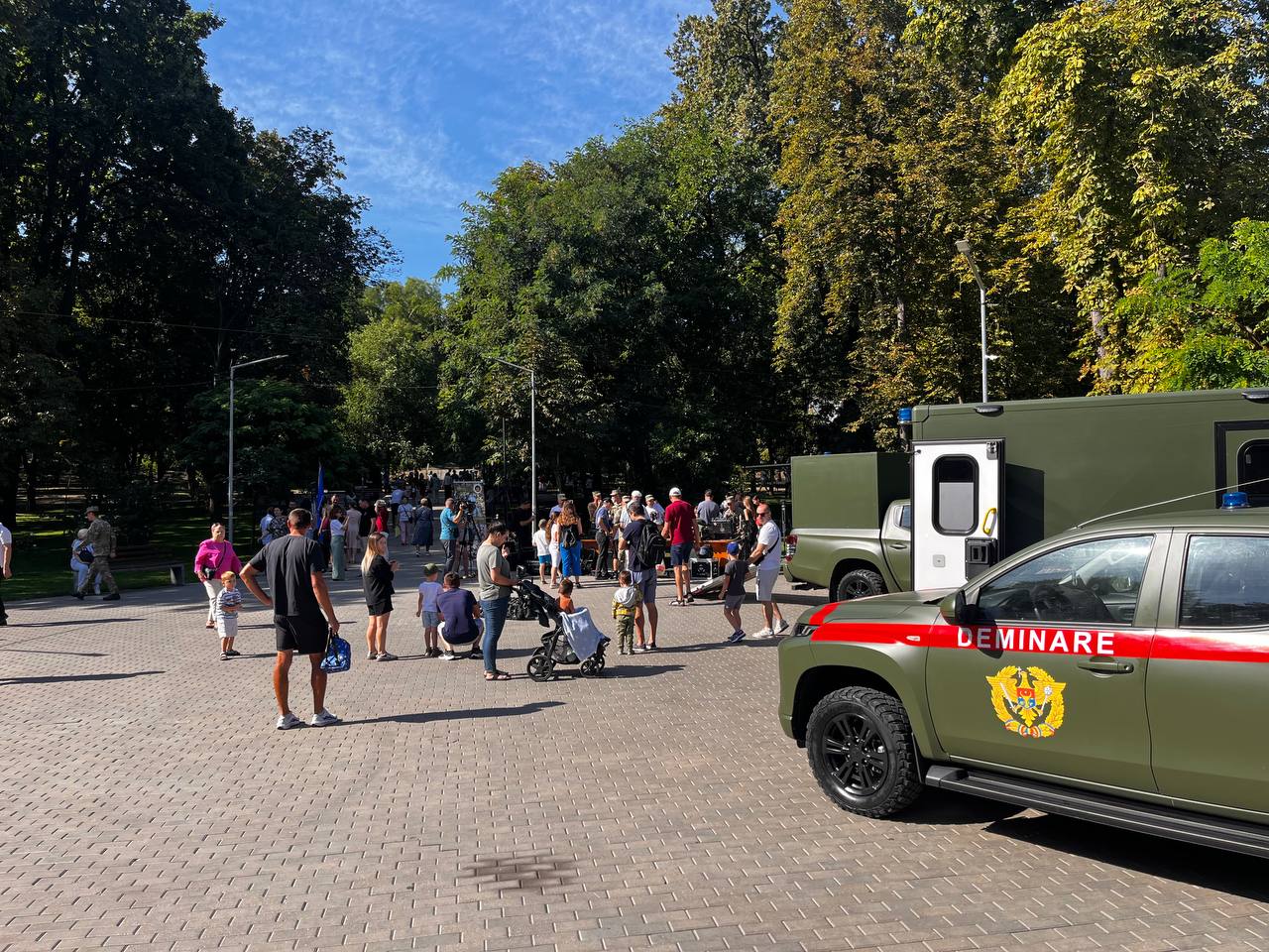 Ziua Armatei Naționale în Parcul Alunelul: Expoziție de tehnică militară, distracții pentru copii și prânz ostășesc