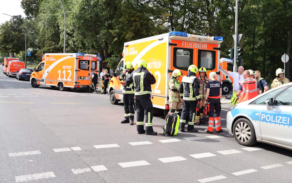 Momente de groază: O mașină a intrat într-un grup de copii, la Berlin. Victimele, transportate la spital