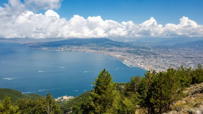 Cutremur de magnitudine 4 într-o zonă vulcanică din sudul Italiei, lângă Napoli