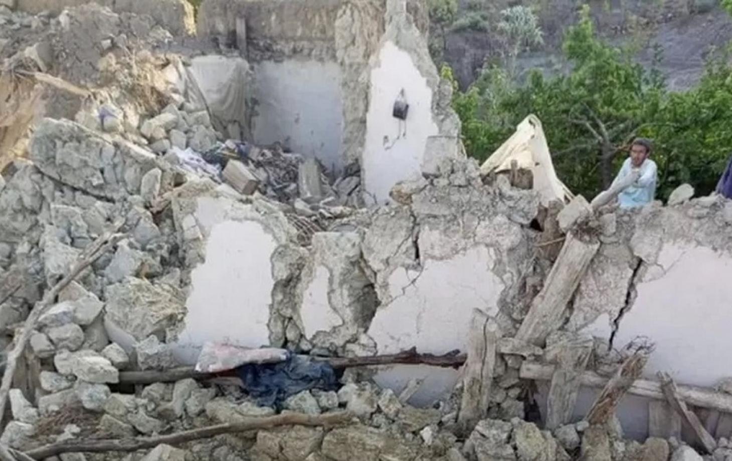Cutremur cu magnitudinea de 6 în Afganistan: Sute de morți, mii de răniți și case distruse