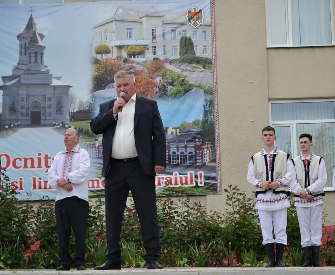 Iurie Plopa, președintele raionului Ocnița din partea PSRM, prins băut la volanul mașinii de serviciu
