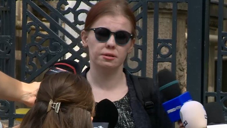 Declarația moldovencei prinsă cu 6 cuțite la intrarea în Parlamentul României: ”Erau vechi, le aveam în portfard”