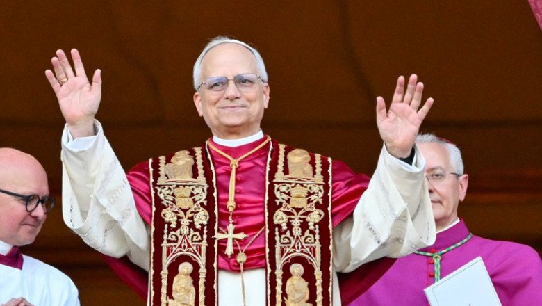 Papa Leon al XIV-lea împlineşte 70 de ani. El a primit un tort de ciocolată de la Chicago