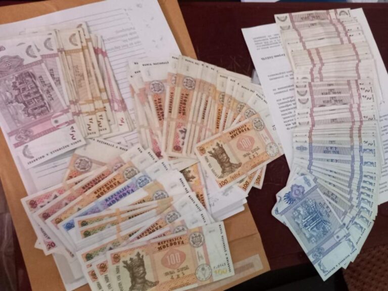 Percheziții într-un dosar de evaziune fiscală. O companie de construcții și oficiile unei companii aeriene, vizate