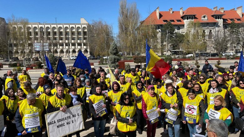 Profesorii din România amenință să boicoteze începerea anului școlar. Cum va decurge prima zi de școală