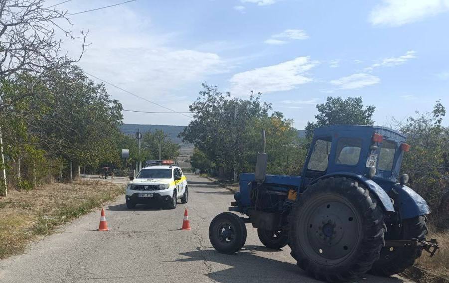Tragedie la Căușeni: Un bărbat de 43 de ani, strivit mortal de propriul tractor în timp ce încerca să-l pornească
