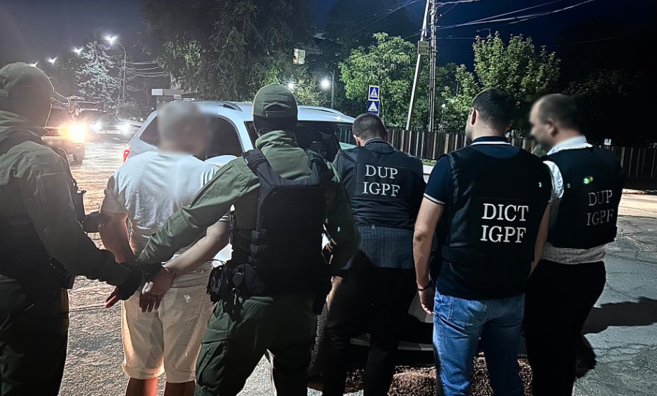 VIDEO Un bărbat cu „statut” în lumea criminală a șantajat un ucrainean cu 5000 dolari pentru sosirea ilegală în Moldova