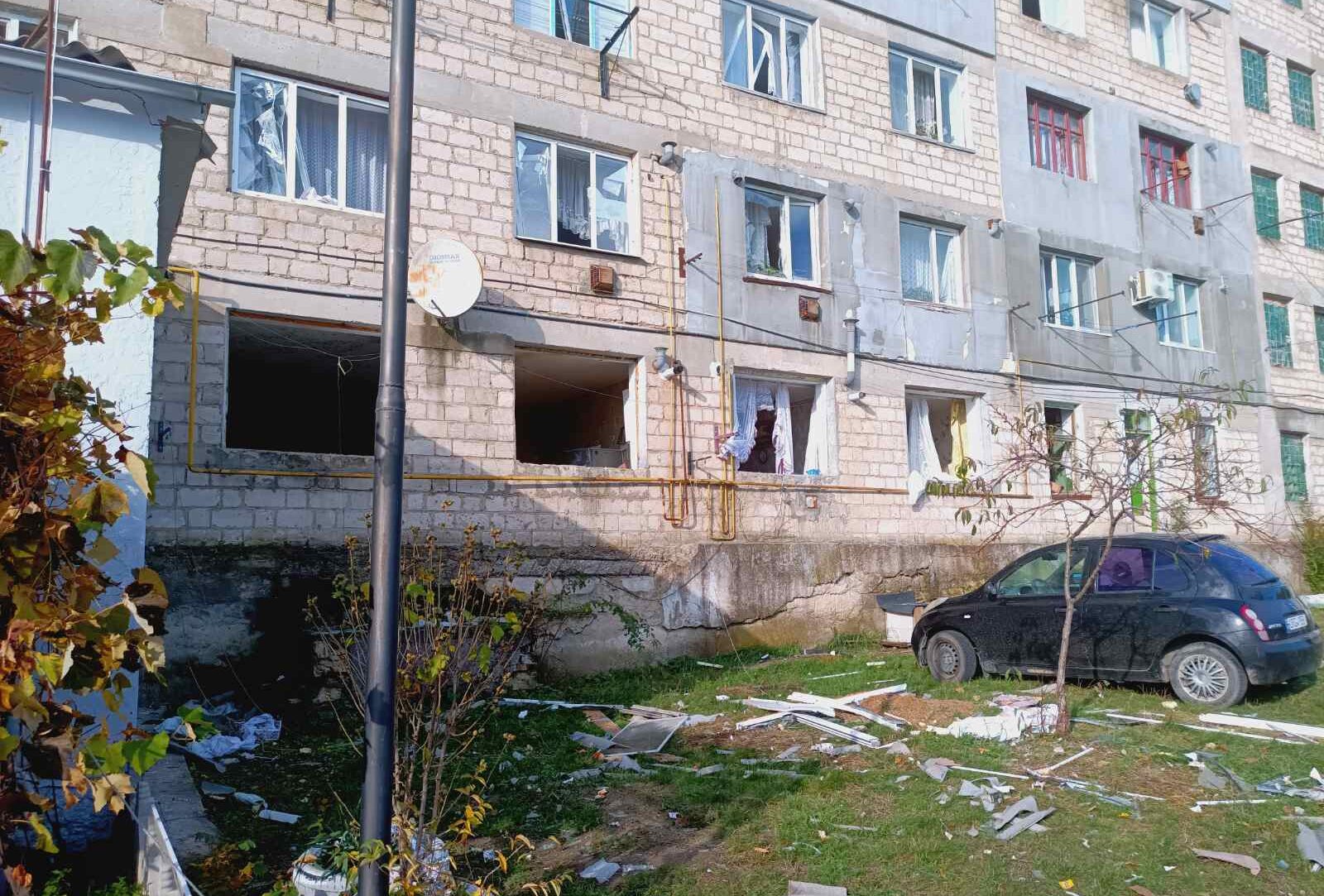Explozie într-un bloc din Florești: doi răniți, printre care o minoră