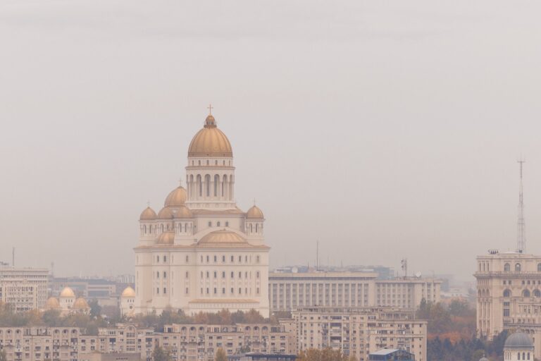 Cozi impresionante la Catedrala Națională din București: peste 20.000 de credincioși au vizitat lăcașul în 24 de ore