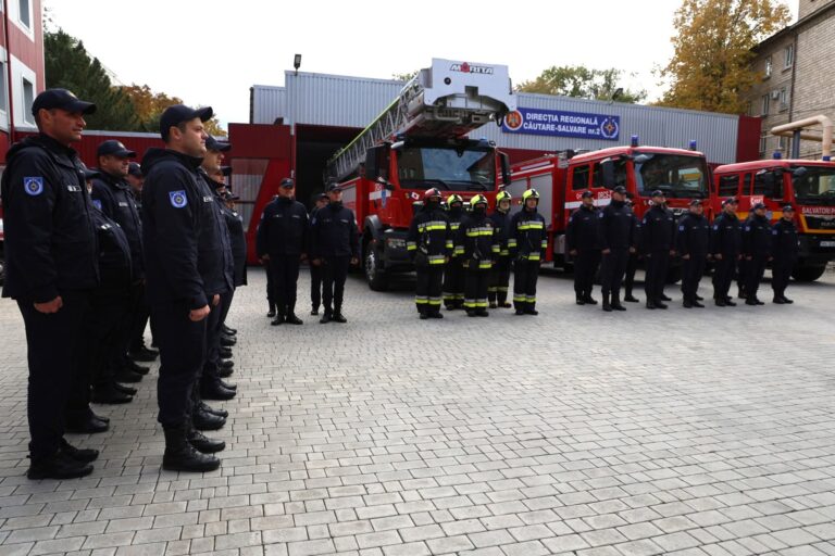 Vor interveni în situații de urgență și în caz de dezastru. 12 salvatori din Bălți au devenit paramedici SMURD