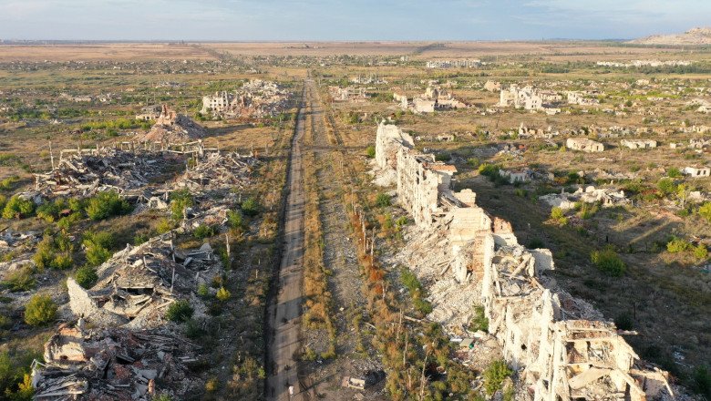 Mariinka, oraș șters de pe hartă: nicio clădire nu a mai rămas în picioare după invazia Rusiei