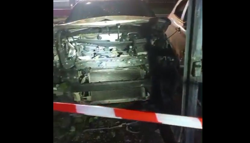 O bombă a explodat sub mașina unui jurnalist de investigație din Italia. Și locuința sa a fost avariată