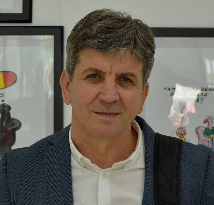 Chișinăul a găzduit umorul de calitate: Costel Pătrășcan a expus caricaturi și a susținut un show la Teatrul Satiricus