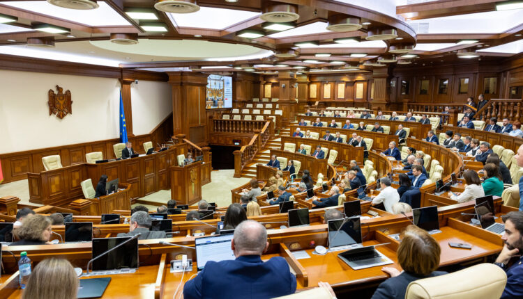 Noul Parlament va avea 12 comisii permanente. Cine le va conduce