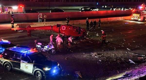 Accident aviatic în SUA, soldat cu victime. Un elicopter s-a prăbuşit pe o autostradă din Sacramento