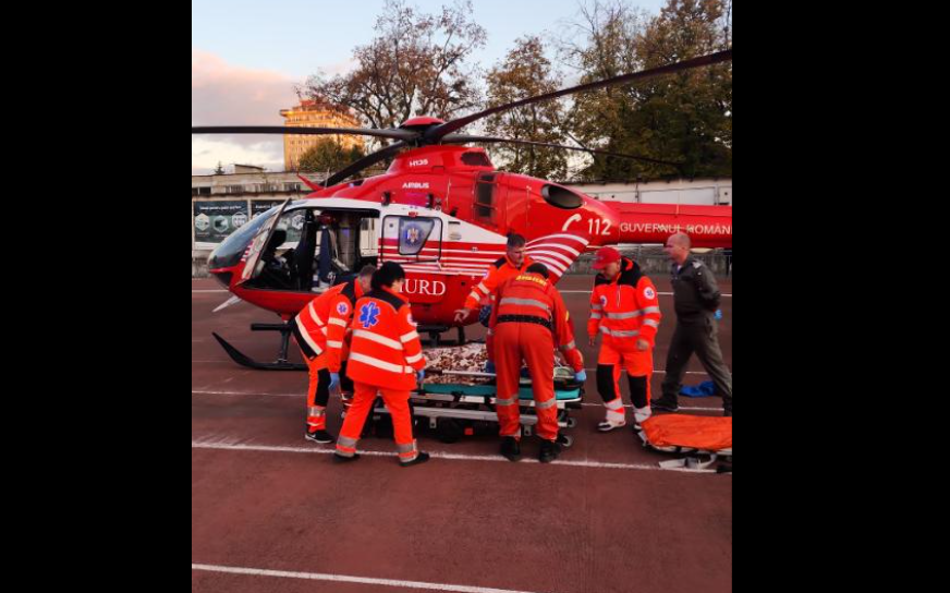 Un bărbat din Moldova, victima unui accident rutier, transportat din Iași la Chișinău cu un elicopter SMURD