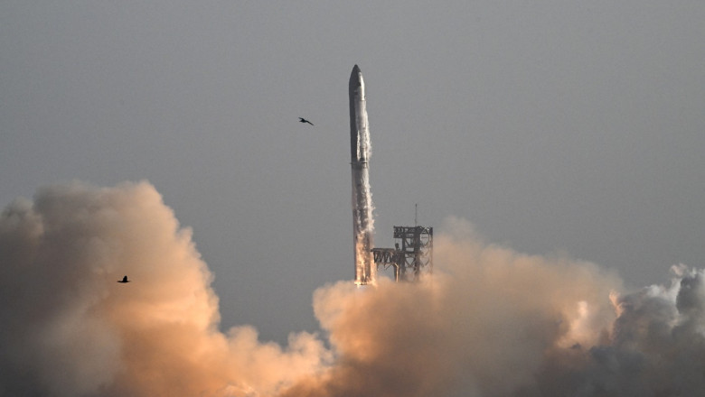 Compania lui Elon Musk riscă să piardă un contract de 2,9 miliarde de dolari cu NASA