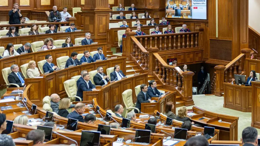 Noile fracțiuni parlamentare în noul Legislativ, constituite oficial. Cine le va conduce