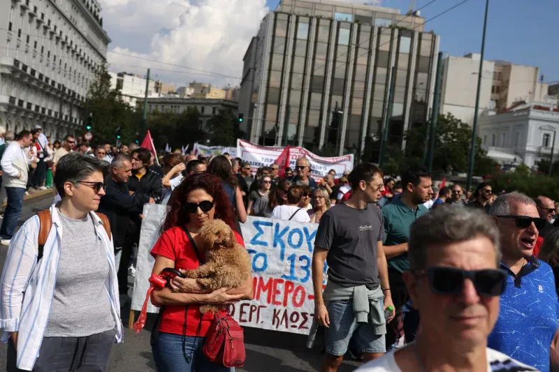 Grecia, paralizată de o grevă națională: Proteste masive împotriva zilei de muncă de 13 ore