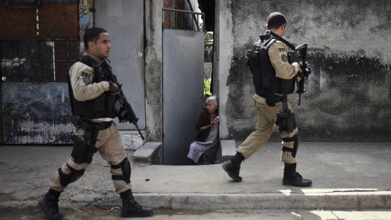 Operațiune sângeroasă în Rio de Janeiro: 64 de morți în cel mai amplu raid antidrog din istoria orașului