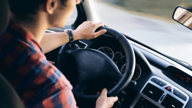 Șofer beat criță, prins la volan pe o stradă din Capitală. Concentrați de alcool, de 8 ori mai mare decât norma admisă