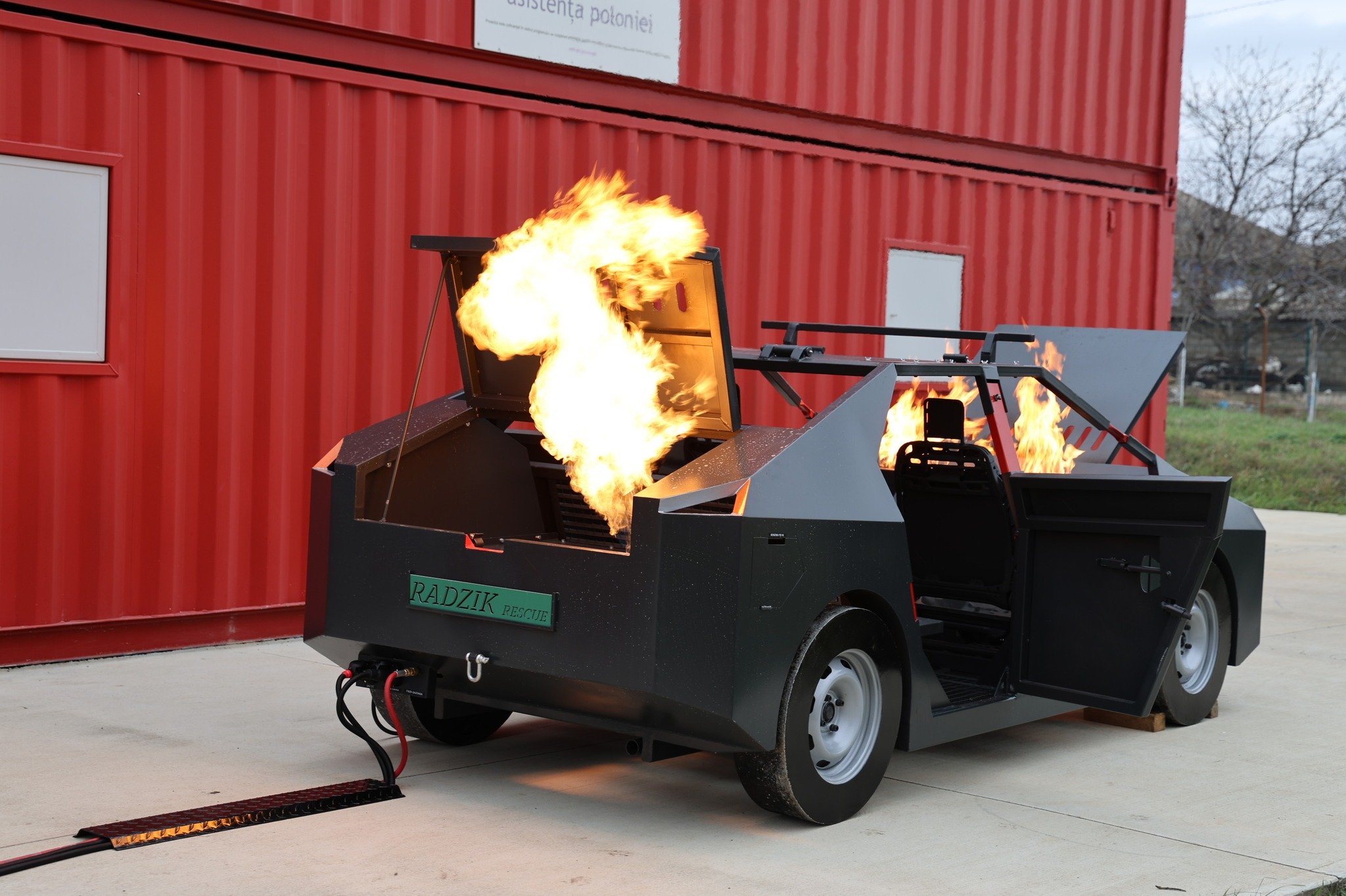 IGSU, dotat cu un simulator pentru intervenții la incendii și accidente auto