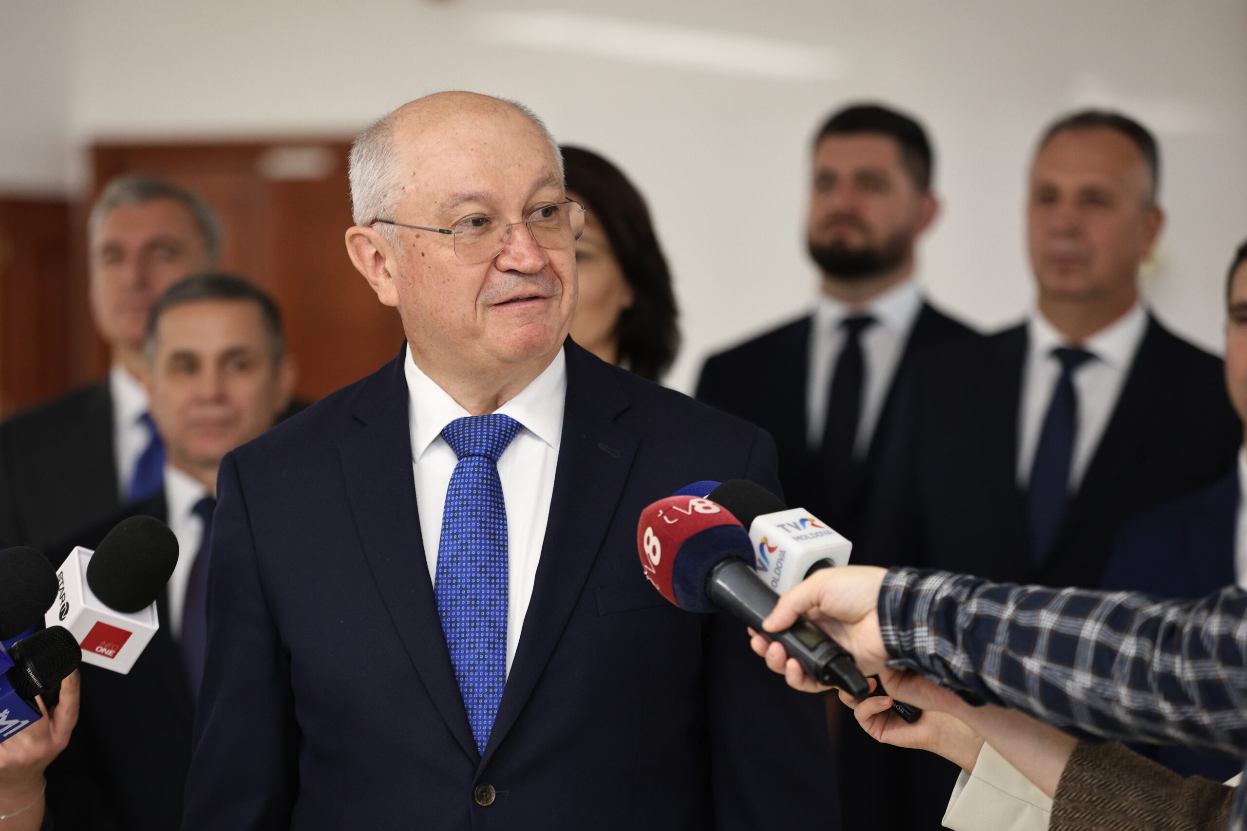 Noul premier, Alexandru Munteanu, pregătește primele discuții cu partenerii externi ai Republicii Moldova