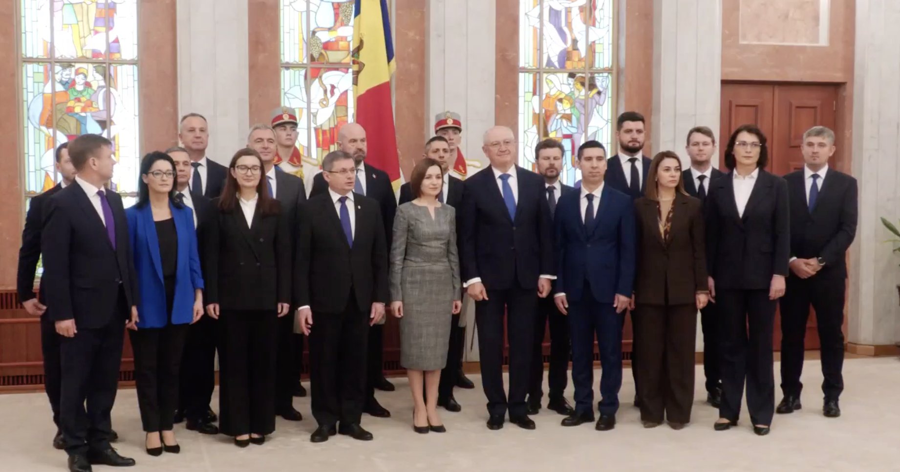 Prim-ministrul și miniștrii din Guvernul condus de Alexandru Munteanu au depus jurământul de învestire