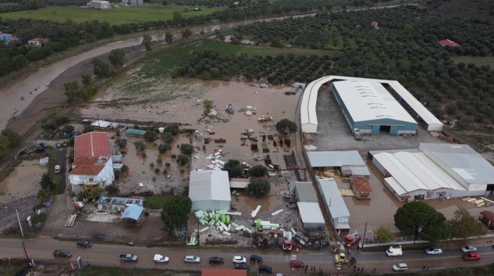 Inundații masive în Grecia: Autoritățile au declarat stare de urgență