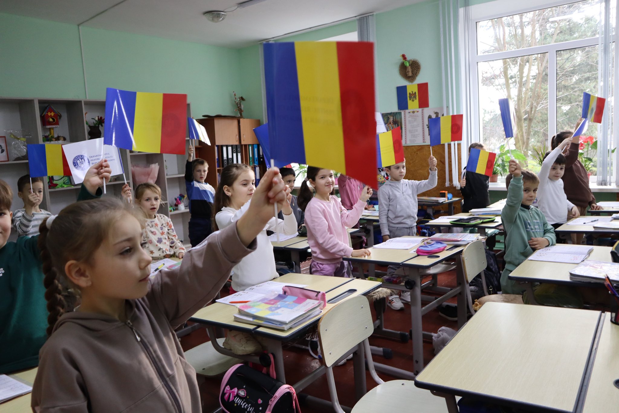 Pachete educative pentru peste 3.000 de copii: Inițiativa,  realizată cu sprijinul DRRM