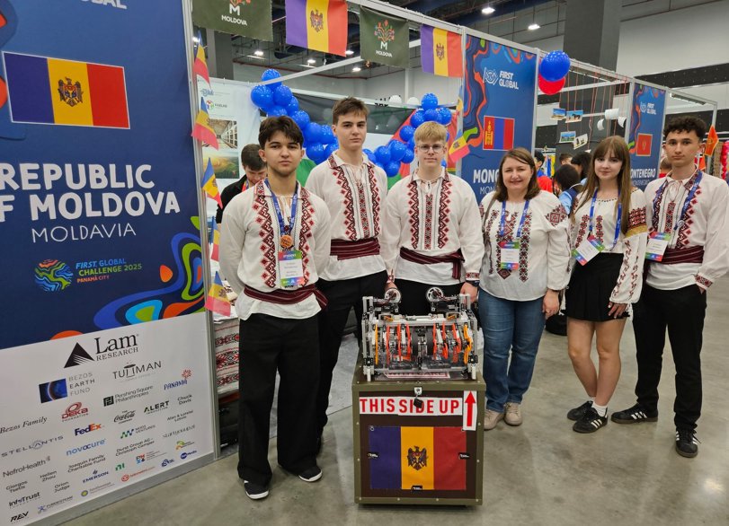 Elevii moldoveni, aur pentru al cincilea an consecutiv la Olimpiada Mondială de Robotică