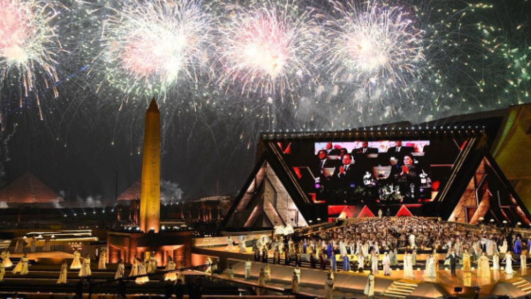 Moment istoric la Giza, unde a avut loc inaugurarea Marelui Muzeu Egiptean. 50.000 de artefacte expuse în fața lumii