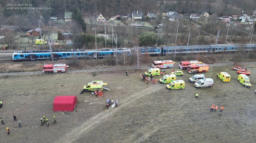 Două trenuri s-au ciocnit în Cehia: 47 de răniți, dintre care patru în stare gravă