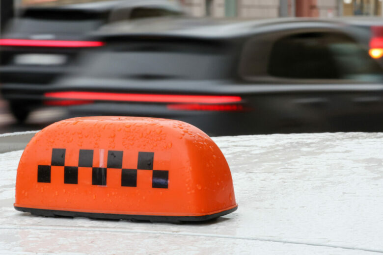 Taximetriștii din Rusia anunță proteste și „greve tăcute” în mai multe orașe