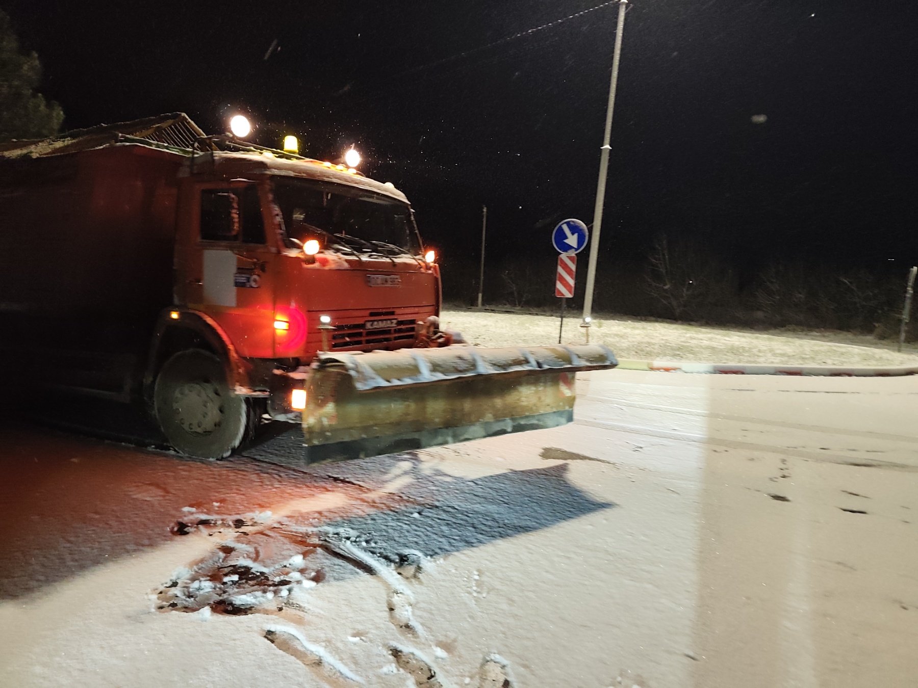 Ninsoare în nordul țării. Circulația se desfășoară în condiții de iarnă