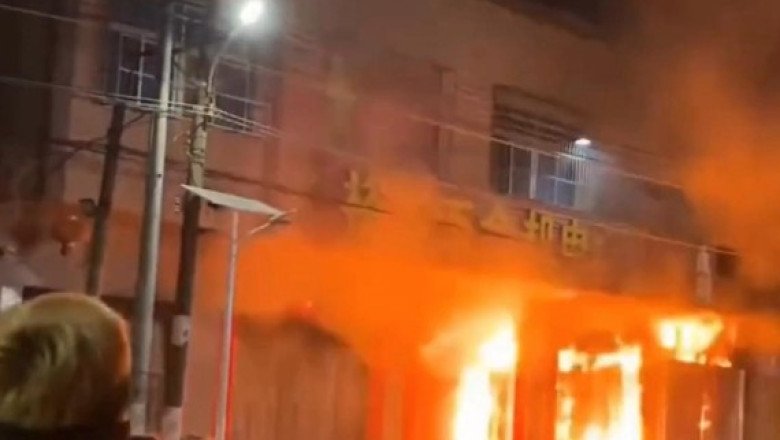 Incendiu devastator într-o clădire rezidențială din China: 12 persoane au murit