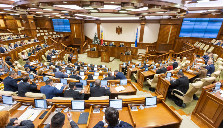 Opoziția a înaintat o moțiune simplă contra ministrului Agriculturii, Ludmilei Catlabuga. Reacția structurii