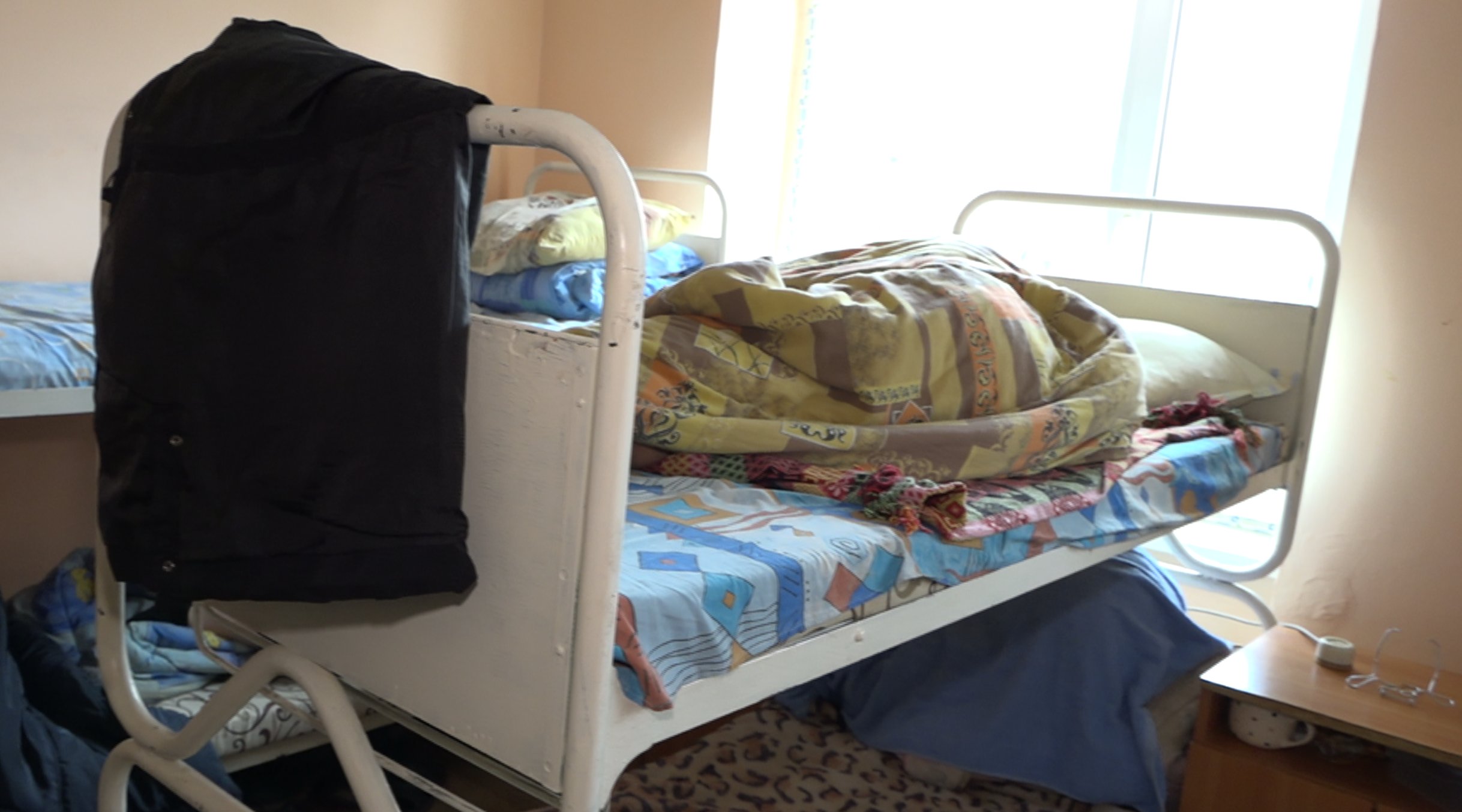 Frigul i-a adus la adăpost: 78 de persoane fără domiciliu găsesc căldură și hrană la Chișinău