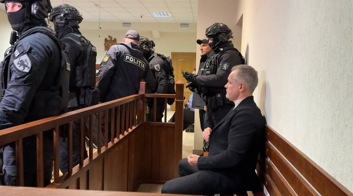 Prima apariție în fața magistraților: Vladimir Plahotniuc a refuzat să răspundă la întrebările jurnaliștilor