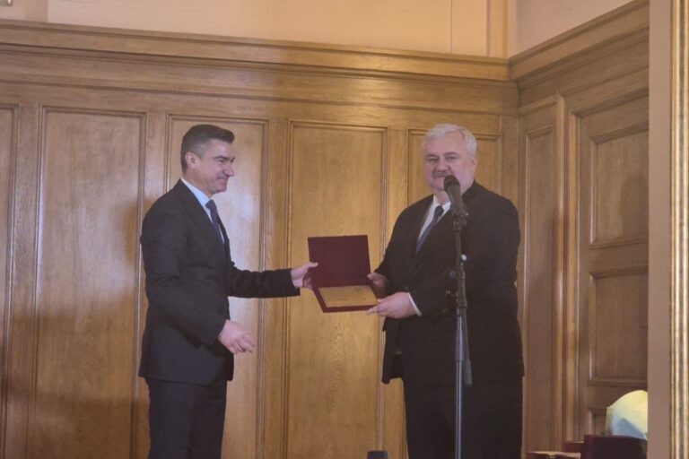 Rectorul USM, Igor Șarov, distins cu Premiul Negruzzi și titlul de Cetățean de Onoare la Iași
