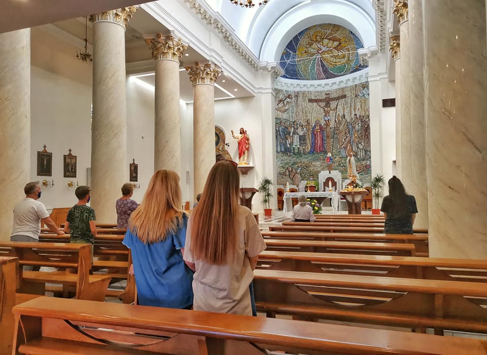 Zeci de credincioși, la Liturghia de Crăciun oficiată de episcopul Anton Coșa, la Chișinău