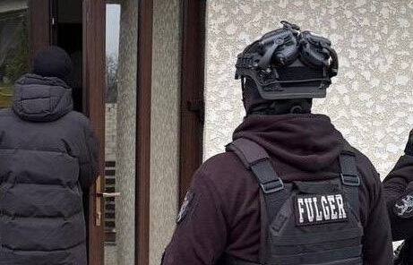 Oamenii legii desfășoară percheziții în Chișinău și Ialoveni într-un dosar ce vizează furtul de informații comerciale