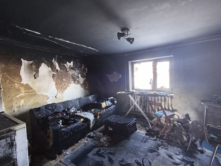 Explozie într-o casă din Ialoveni. Proprietarul a ajuns în stare gravă la spital
