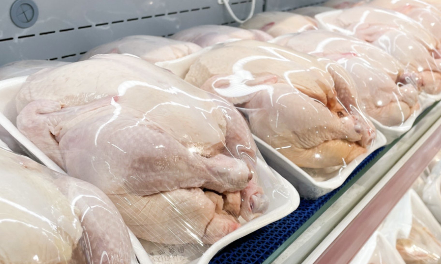 Importurile de carne de pasăre din Ucraina, suspendate temporar